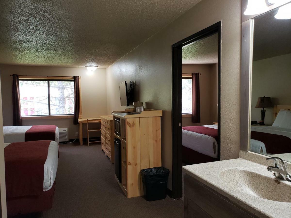 Woodside Dells Hotel & Suites Wisconsin Dells Exterior foto